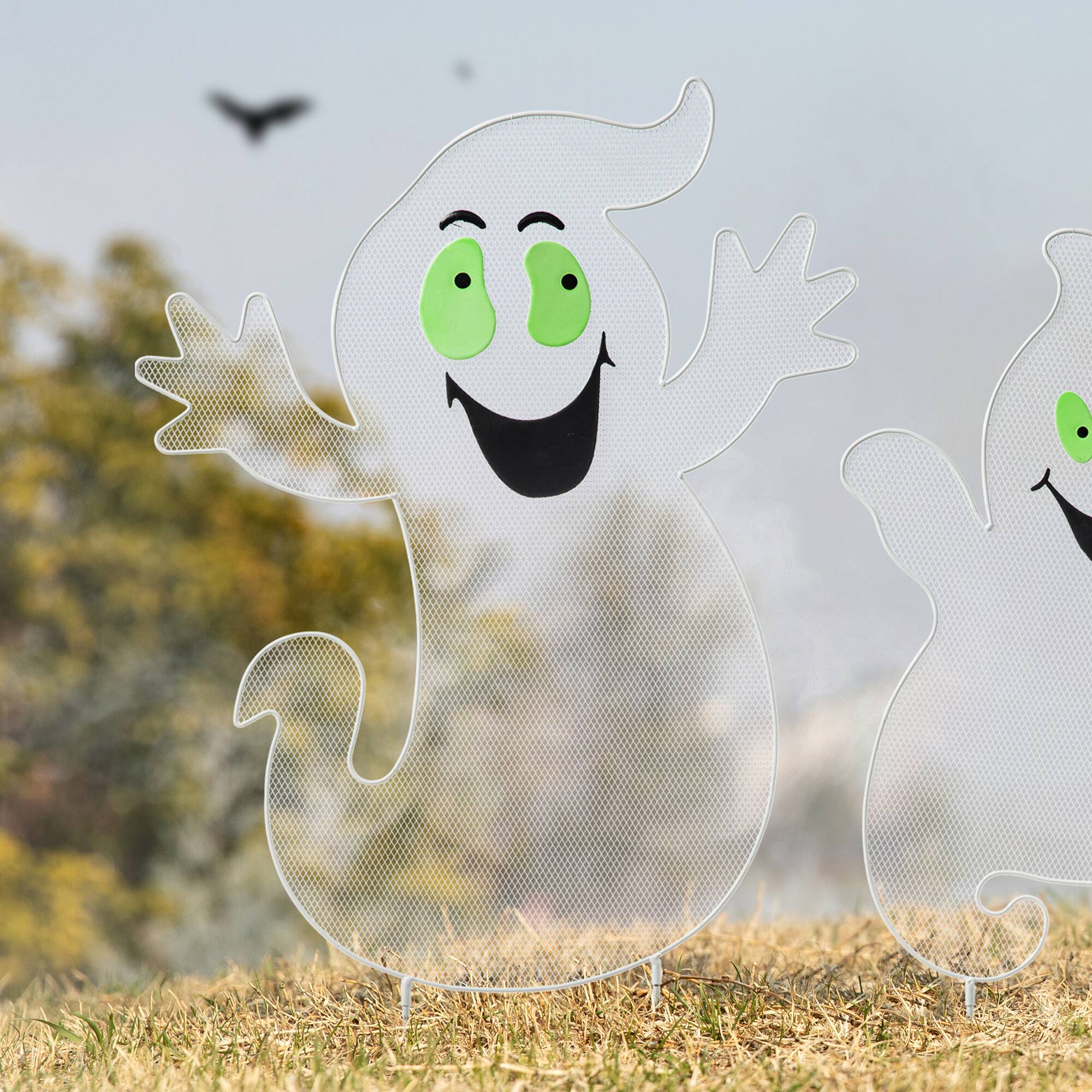 Glitzhome® 3.3ft. Halloween Metal Mesh Glow in Dark Ghost Family Yard Stake Set